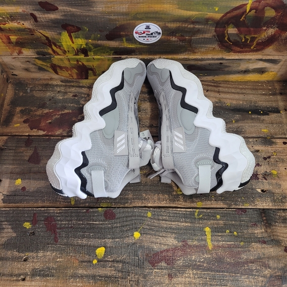 Women adidas athletic shoes size 8 new - Picture 3 of 8